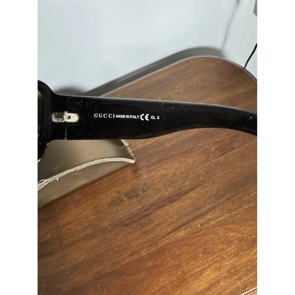 GUCCI GG 1621 S Black With Red Rimmed Dark Sunglasses Men's Stylish Retro